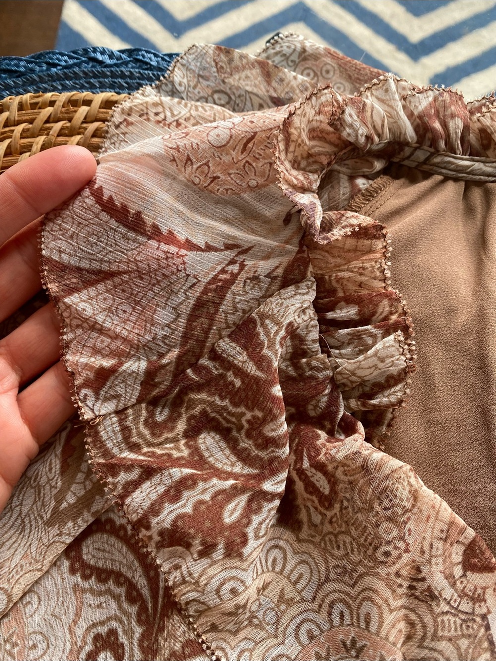 HOUSE OF HARLOW Brown & Cream Paisley Long Sleeve V-neck Mini Dress! (No belt) - Picture 11 of 16